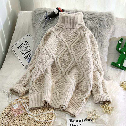 Suéter tejido de cuello alto beige con patrón de rombos y acabado grueso, cálido y cómodo para invierno